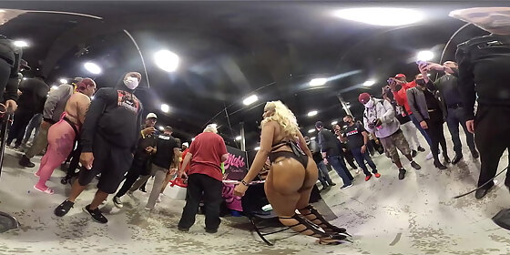 booty clappin at exxxotica nj 2021 in 360 degree vr