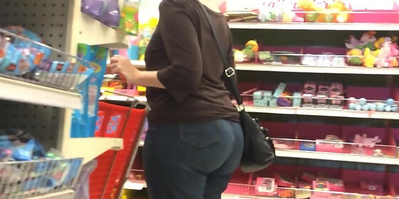 geeky pawg milf jeans chasing