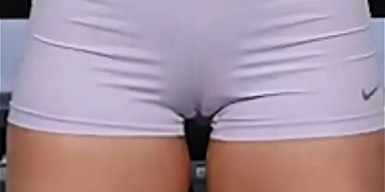 sydney cummings pantyless cameltoe