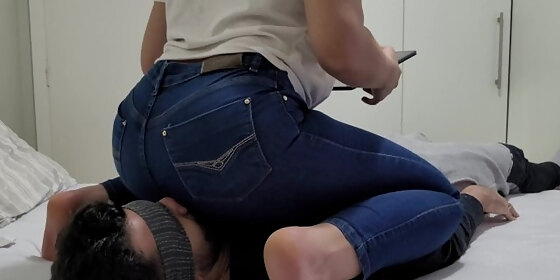 facesitting farting and handjob in jeans with ruined orgasm