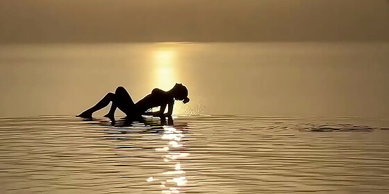 monika fox esthetic posing in the sea