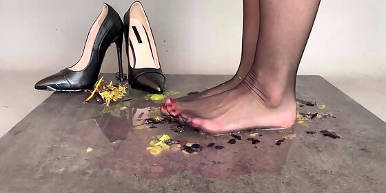 amateur crush high heels foot fetish shoejob