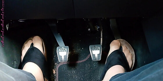 pedal pumping in slippers nylon feet